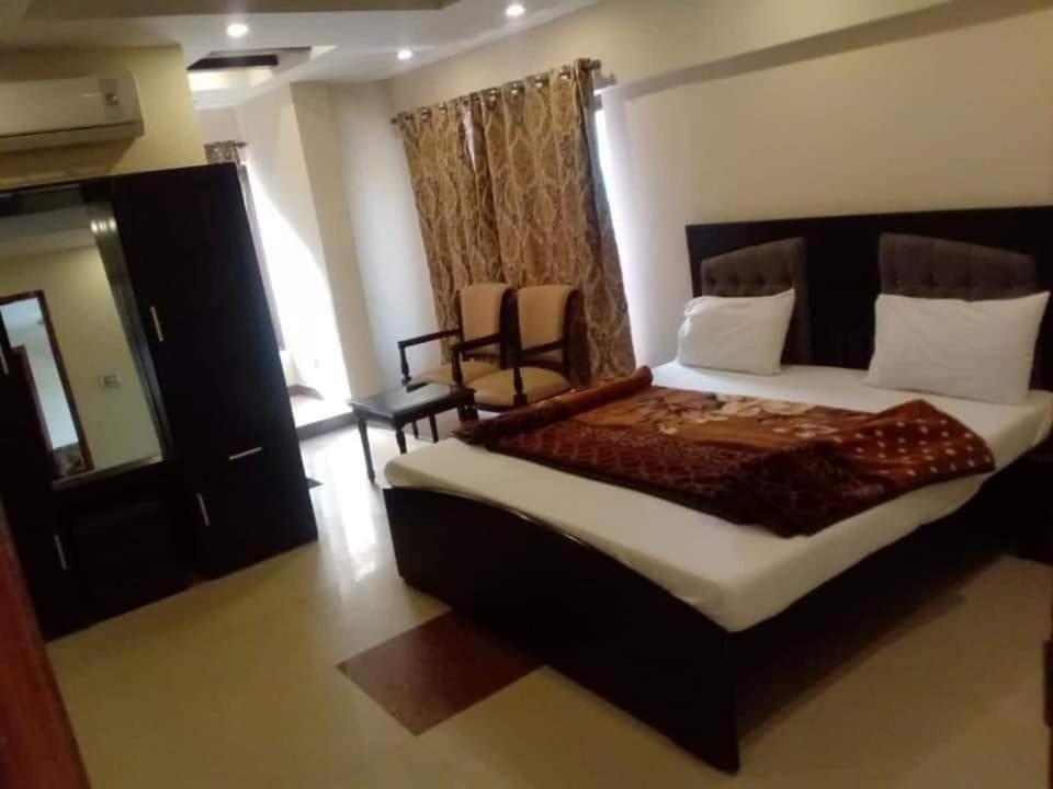 Pak Hotel Islamabad Exterior photo